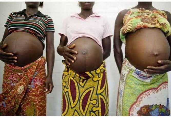 Teen mothers taking part in support and education programming